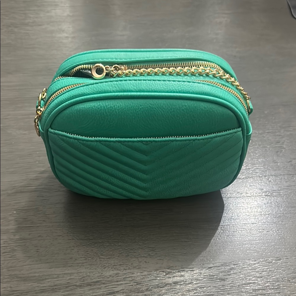 Vibrant Green Quilted Crossbody Bag with Gold Accents